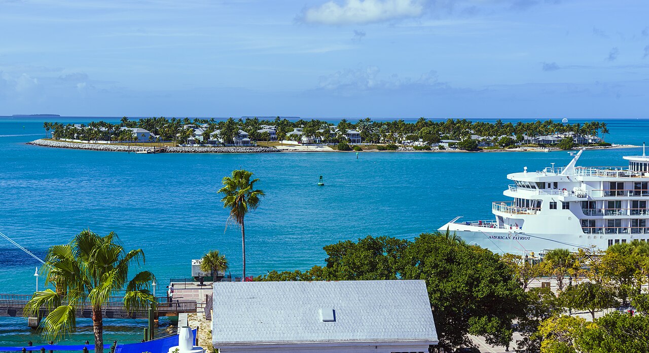 Key West — Compare street-legal golf cart rentals from Key West operators — fleet sizes, observed rates, and how to book.